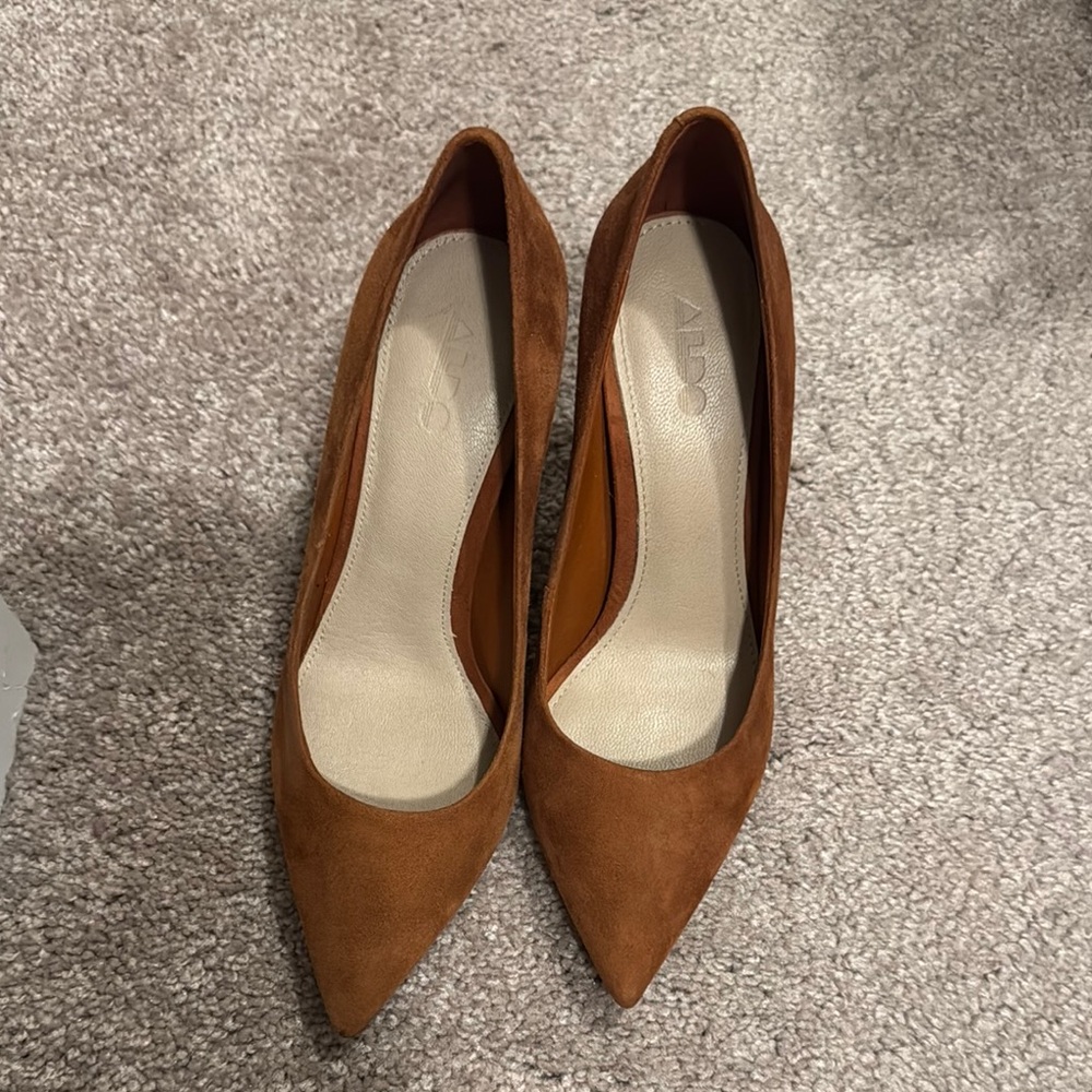 Aldo Brown Heels Timeless Design